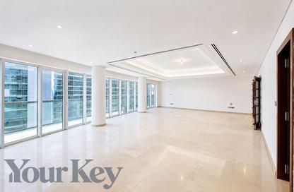 Apartment - 3 - 4 for rent in Crescent Tower 2 - Crescent Towers - Al Khalidiya - Abu Dhabi