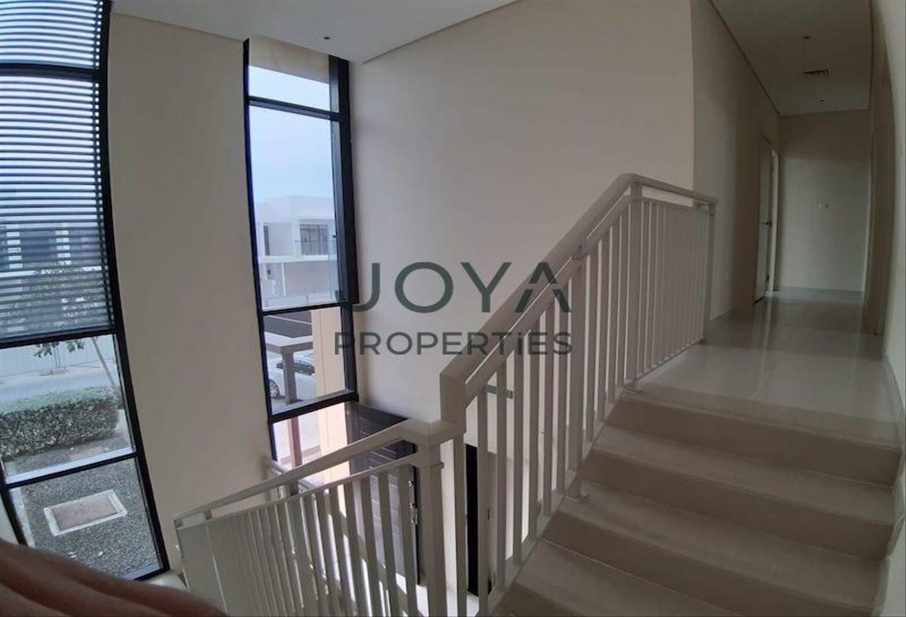 Well Maintained - Large Layout - Gated Community photo 9