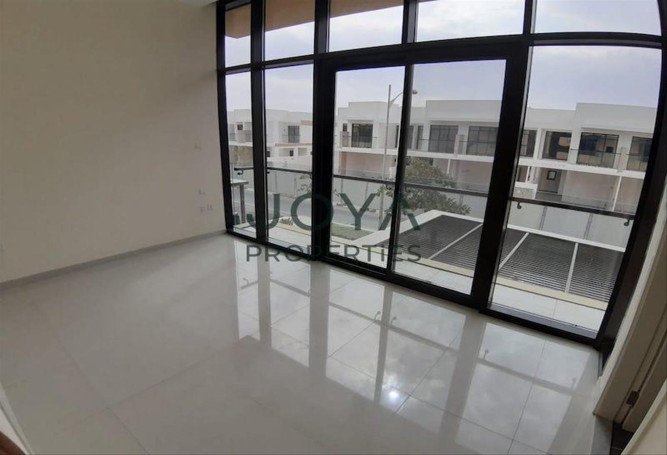 Well Maintained - Large Layout - Gated Community photo 7