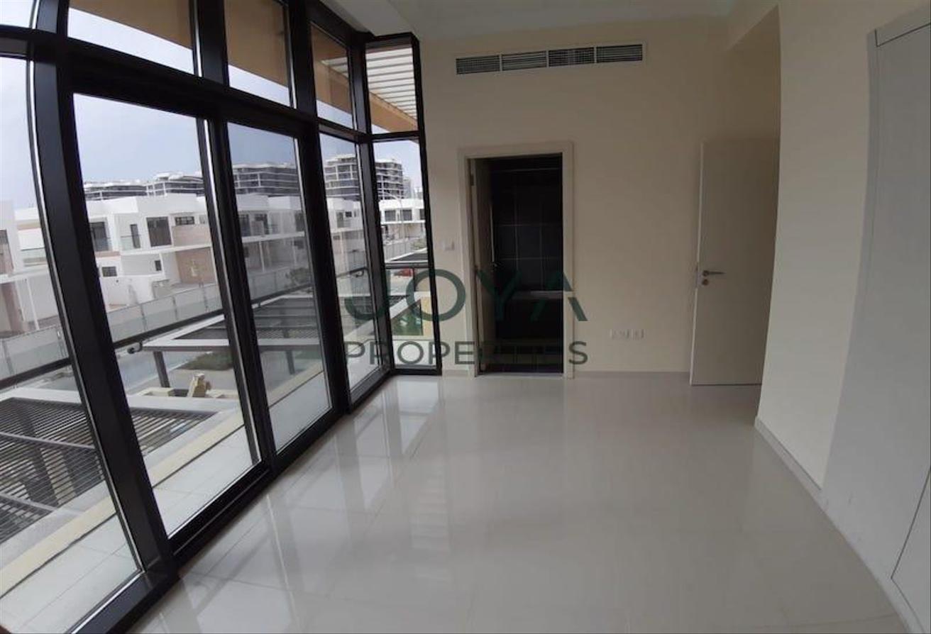 Well Maintained - Large Layout - Gated Community photo 5