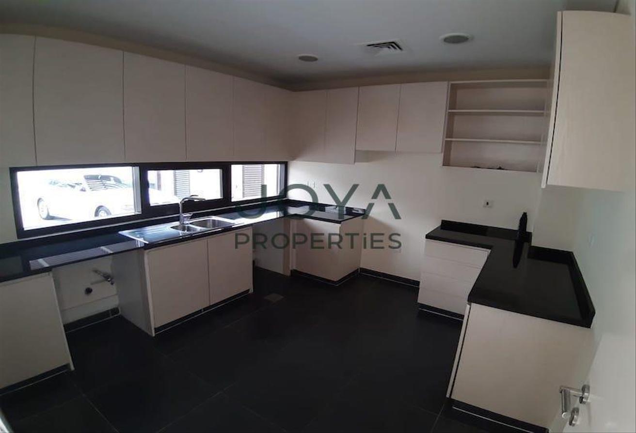 Well Maintained - Large Layout - Gated Community photo 8