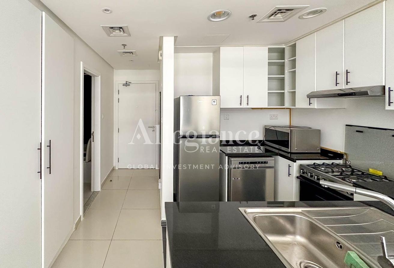 Chiller Free | Pool Views | Furnished | Vacant photo 8