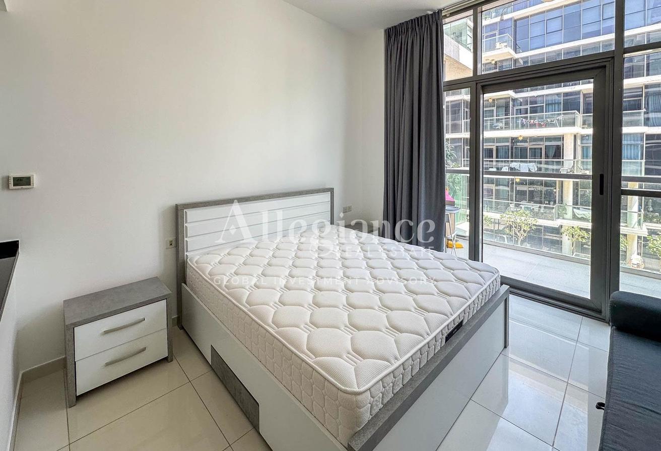 Chiller Free | Pool Views | Furnished | Vacant photo 6