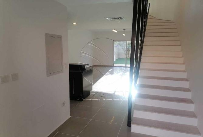 94022352 - Property Image 2