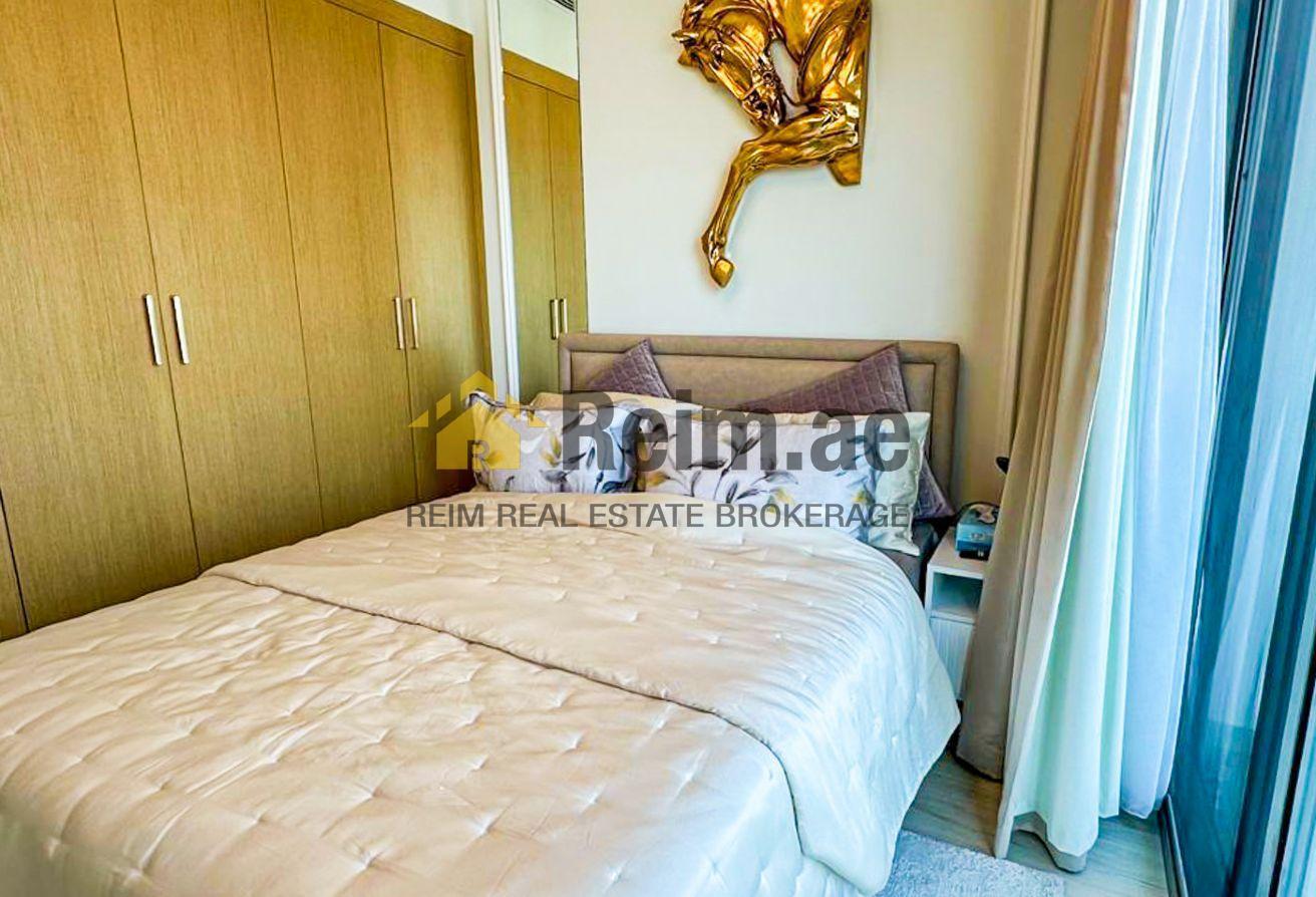Furnished | Ready to Move | Prime Location photo 4