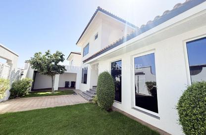 Villa - 5 - 5 for rent in Jumeirah 3 Villas - Jumeirah 3 - Jumeirah - Dubai