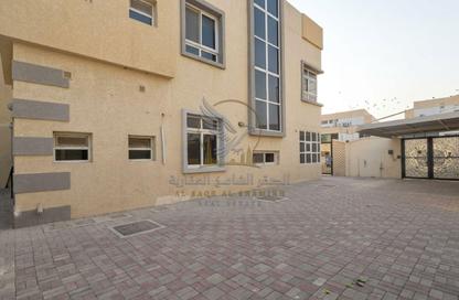 Villa - 4 - 6 for rent in Al Jazzat - Al Riqqa - Sharjah