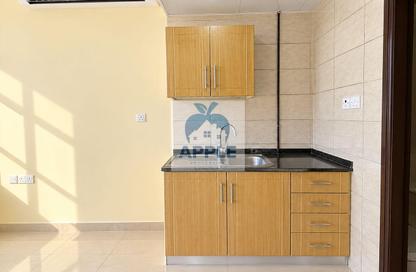Apartment - Studio - 1 for rent in Muwaileh 3 Building - Muwaileh - Sharjah