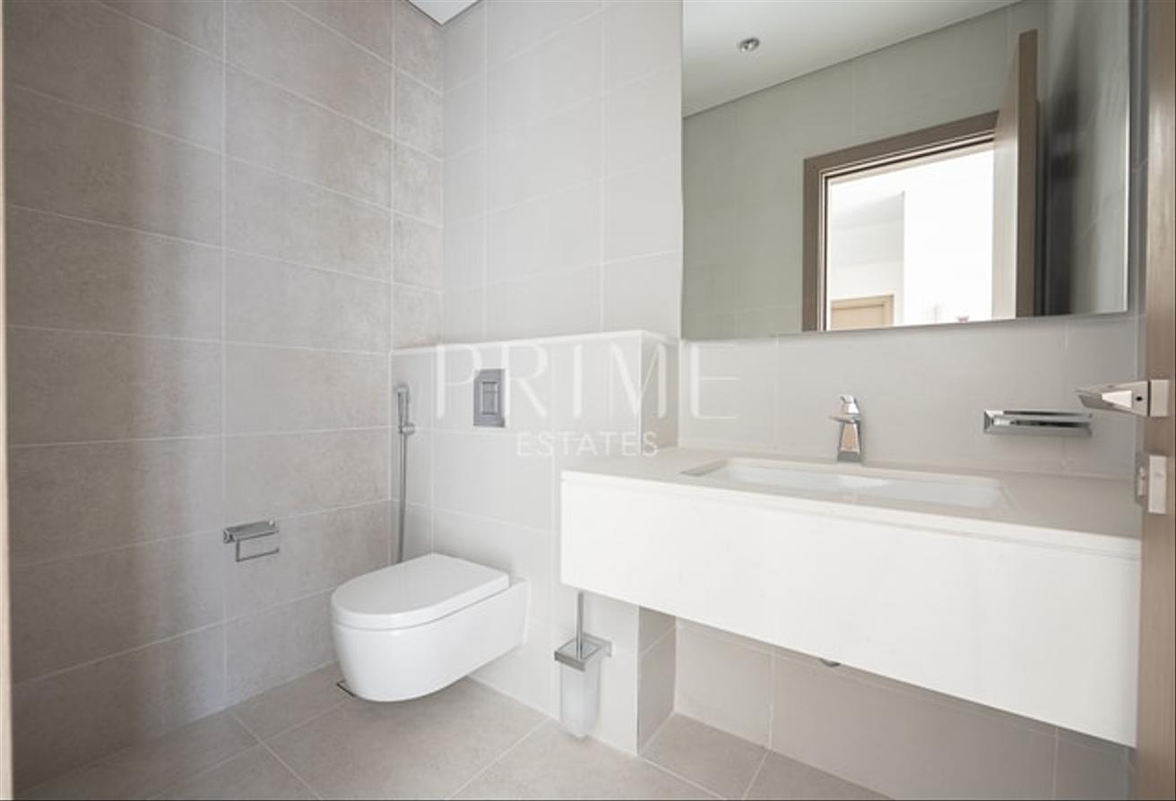 Bright 4BR Villa | Private Pool | Prime Location photo 16