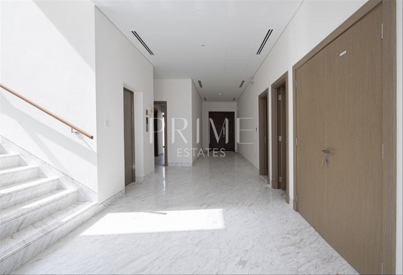 Bright 4BR Villa | Private Pool | Prime Location photo 7