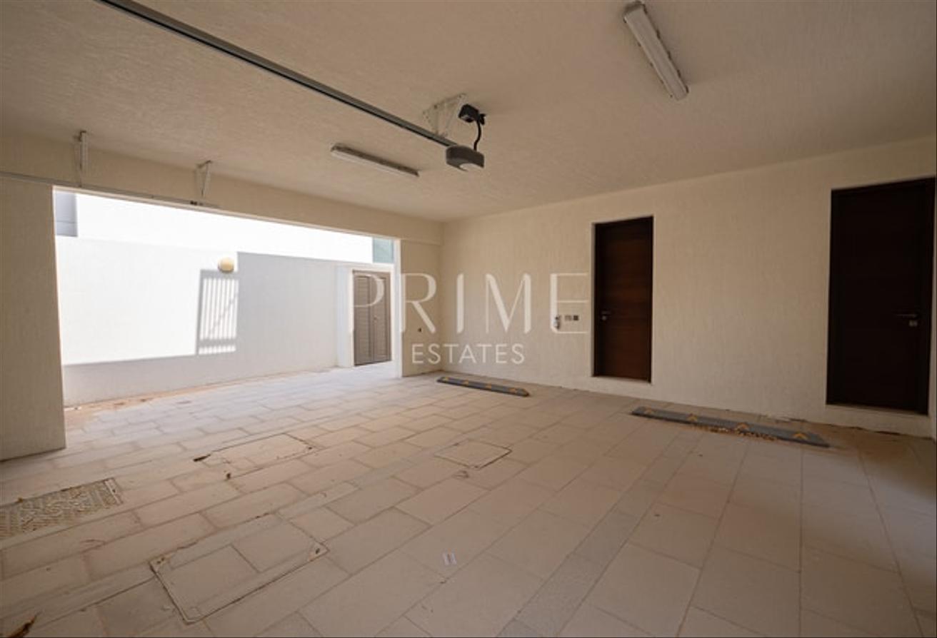Bright 4BR Villa | Private Pool | Prime Location photo 22