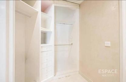 Apartment - 3 Bedrooms - 3 Bathrooms for rent in Al Dabas - Shoreline Apartments - Palm Jumeirah - Dubai