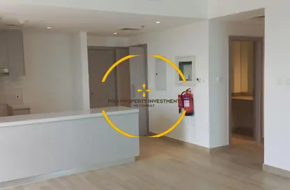 Apartment - 3 Bedrooms - 3 Bathrooms for rent in Waters Edge - Yas Island - Abu Dhabi