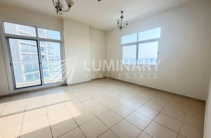Apartment - 3 - 3 for rent in Mazaya 7 - Queue Point - Liwan - Dubai