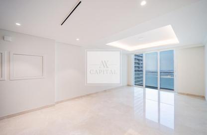 Apartment - 1 Bedroom - 1 Bathroom for sale in Palace Beach Residence Tower 1 - Palace Beach Residence - EMAAR Beachfront - Dubai Harbour - Dubai