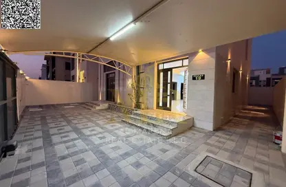 فيلا - 3 غرف نوم - 5 حمامات للبيع في الزاهية جاردنز - الزاهية - عجمان