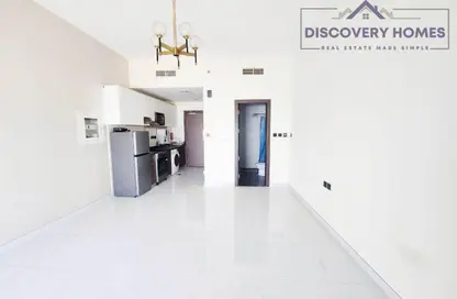 Apartment - 1 Bathroom for rent in Wavez Residence - Liwan - Dubai