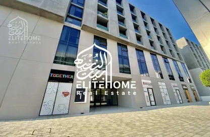 شقة - غرفة نوم - 2 حمامات للبيع في الطراز - حي نسيج - الجادة - الشارقة