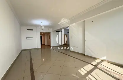 شقة - 2 غرف نوم - 2 حمامات للايجار في برج أمير بو خمسين - المجاز 3 - المجاز - الشارقة