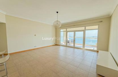 Apartment - 2 Bedrooms - 3 Bathrooms for rent in Al Das - Shoreline Apartments - Palm Jumeirah - Dubai