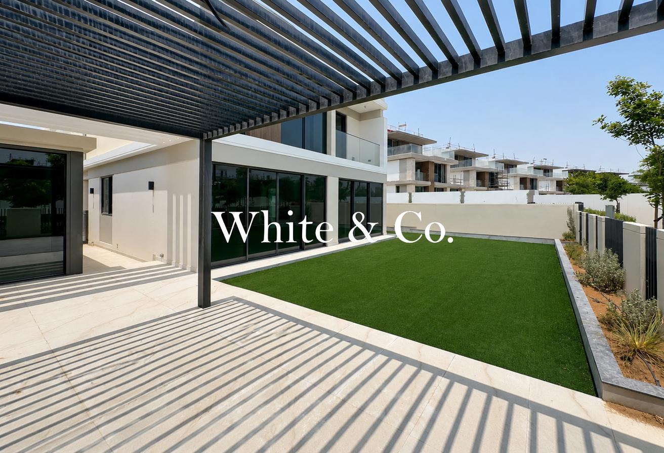 Corner Plot | Full Extension | Upgraded photo 13