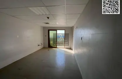 شقة - 3 غرف نوم - 4 حمامات للايجار في مساكن كورنيش عجمان - طريق كورنيش عجمان - عجمان