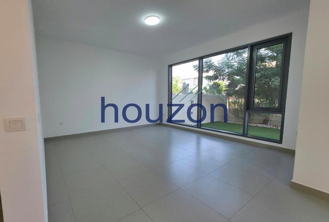 2OuEoN8vw36 - Property Image 2