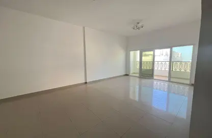Apartment - 2 Bedrooms - 3 Bathrooms for rent in Bu Tina - Al Sharq - Sharjah