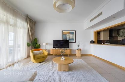Apartment - 2 Bedrooms - 3 Bathrooms for rent in Al Nabat - Shoreline Apartments - Palm Jumeirah - Dubai