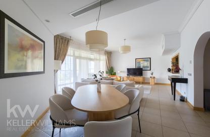 Apartment - 2 Bedrooms - 3 Bathrooms for rent in Al Nabat - Shoreline Apartments - Palm Jumeirah - Dubai