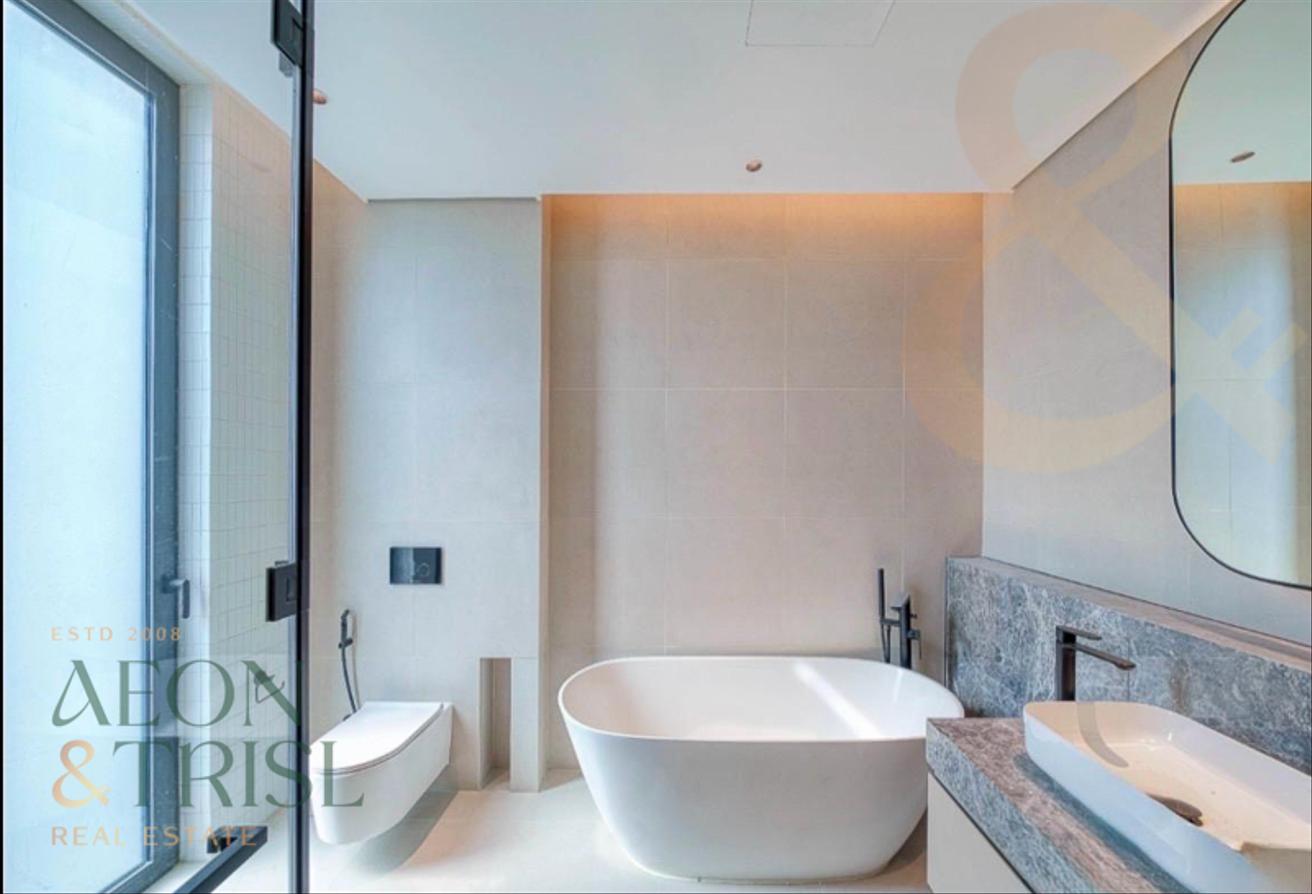 5 Bedroom Villa | Vacant | Spacious Layout photo 12