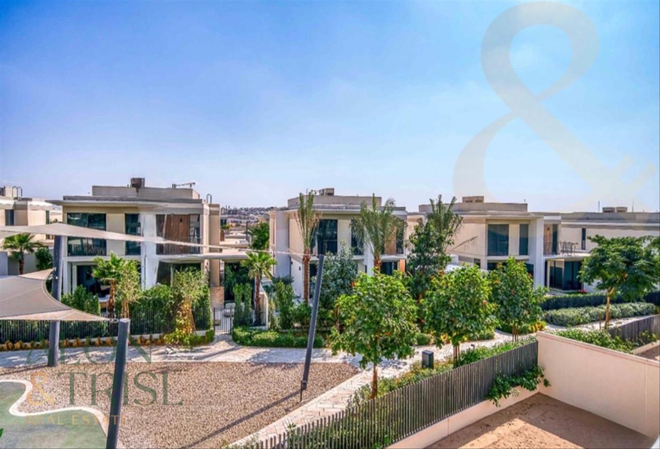 5 Bedroom Villa | Vacant | Spacious Layout photo 2