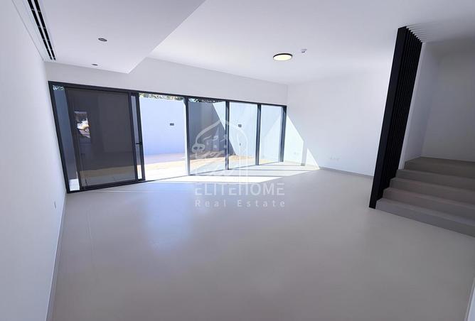 124285300 - Property Image 3