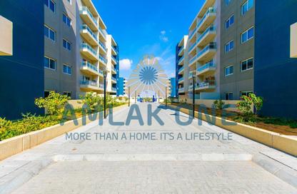 Apartment - 2 Bedrooms - 3 Bathrooms for sale in Tower 14 - Al Reef Downtown - Al Reef - Abu Dhabi