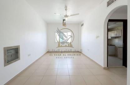 Apartment - 1 - 2 for rent in Al Qulaya'ah - Al Sharq - Sharjah Apartment - 1 - 2 for rent in Al Qulaya'ah - Al Sharq - Sharjah