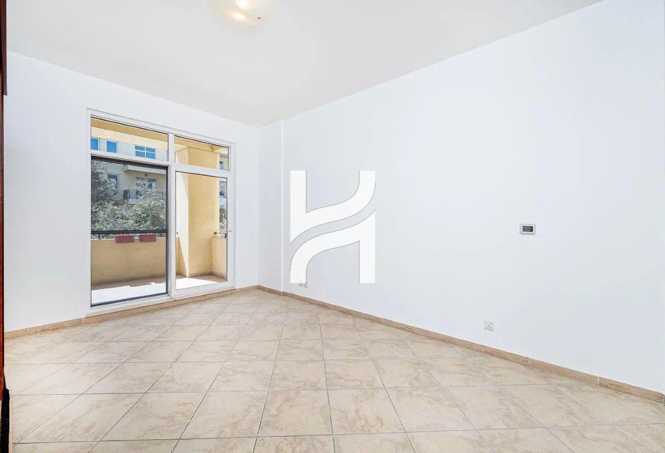 Vastu Compliant | Basement Storage | Corner Unit photo 3
