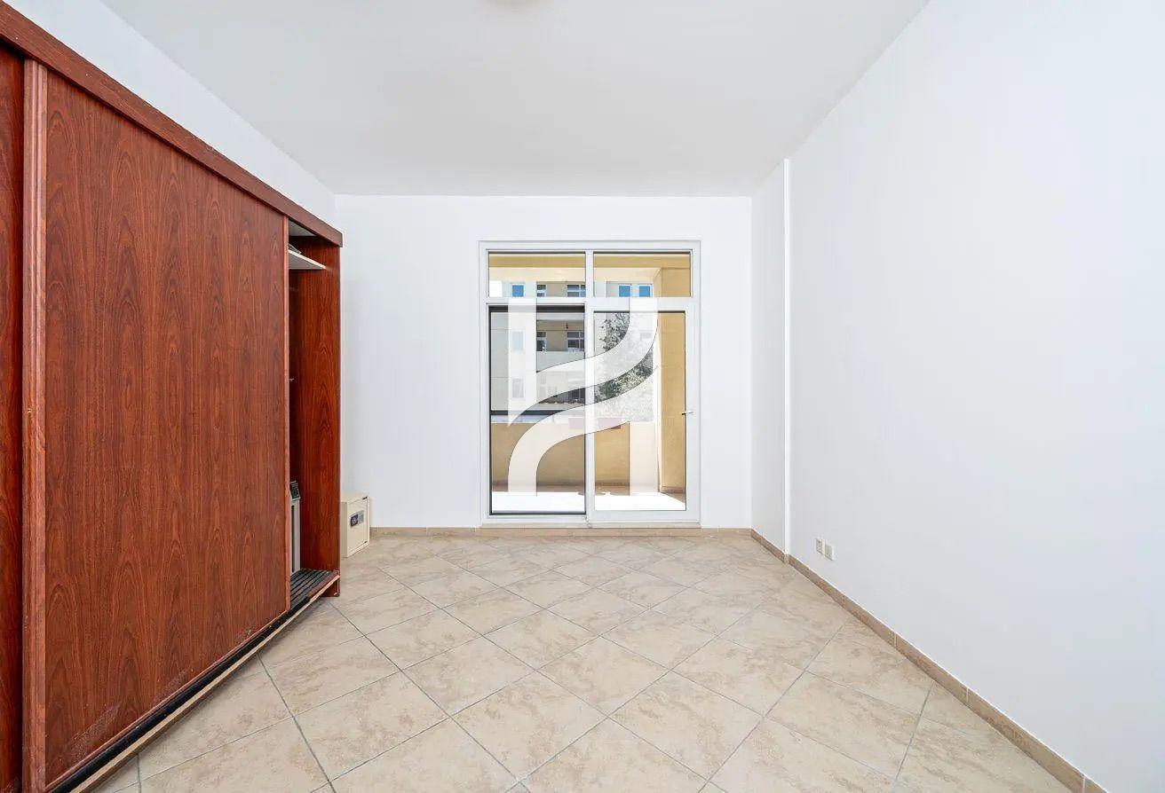 Vastu Compliant | Basement Storage | Corner Unit photo 5