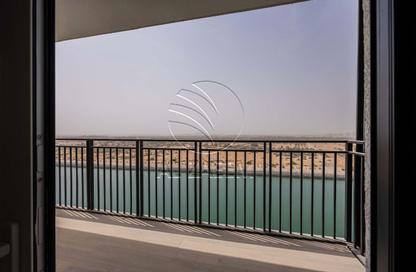 Apartment - 3 Bedrooms - 4 Bathrooms for rent in Waters Edge - Yas Island - Abu Dhabi