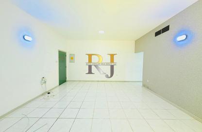 Apartment - 2 Bedrooms - 3 Bathrooms for rent in Mankhool Building - Al Mankhool - Bur Dubai - Dubai