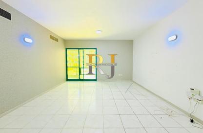 Apartment - 2 Bedrooms - 3 Bathrooms for rent in Mankhool Building - Al Mankhool - Bur Dubai - Dubai