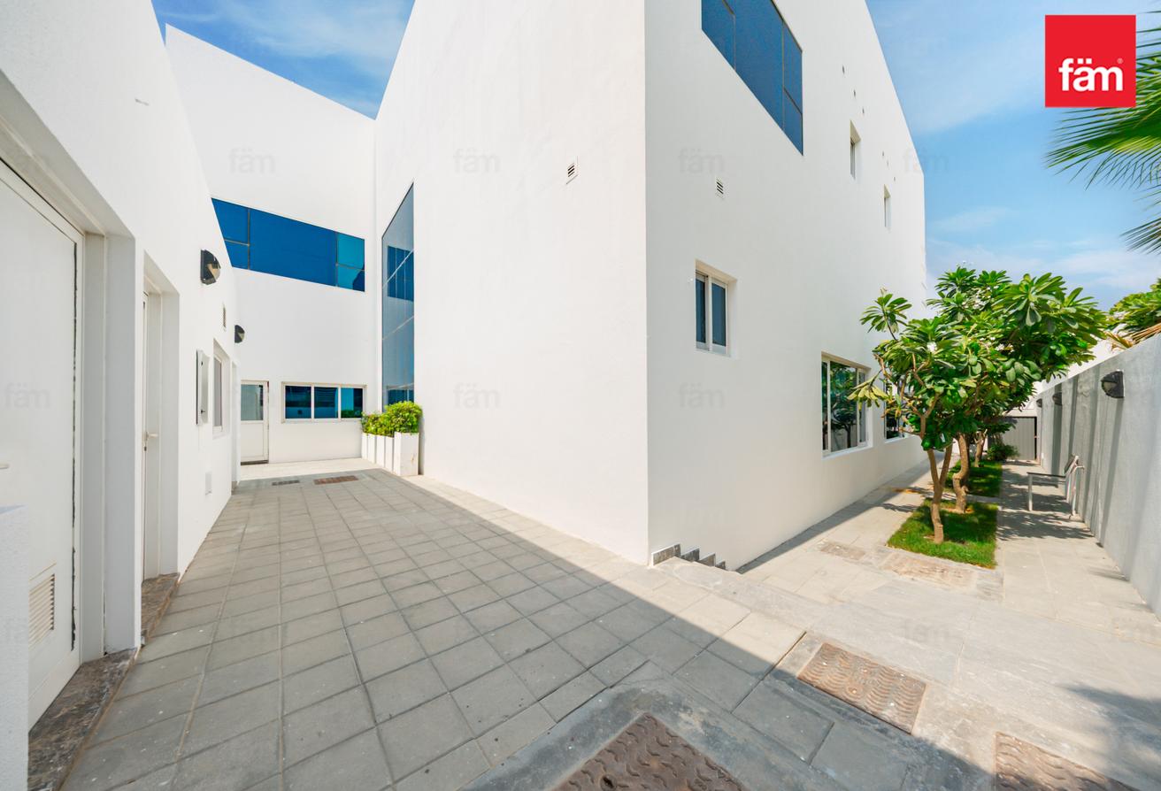 Suburban villa for family, easy access to the city photo 16