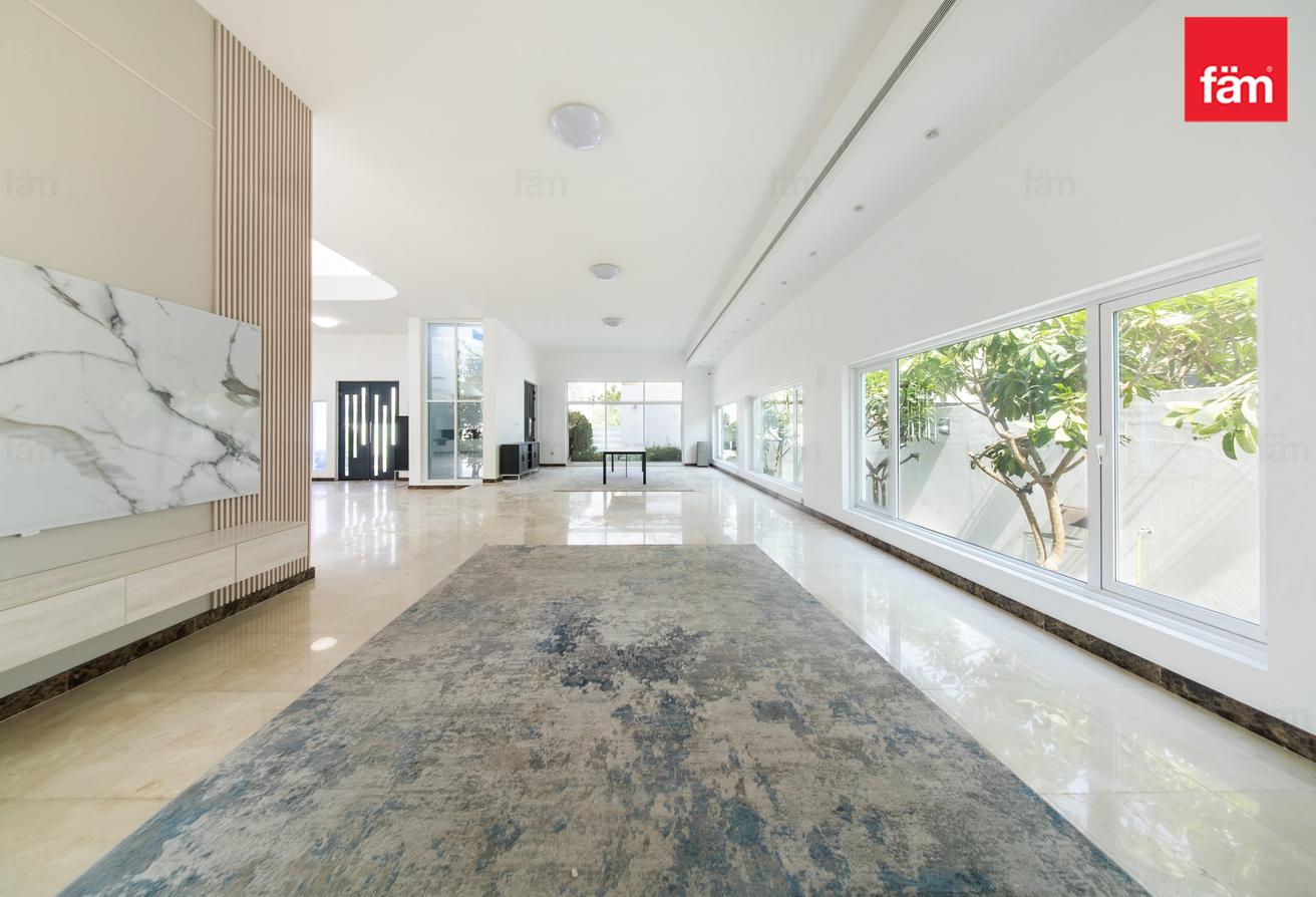 Suburban villa for family, easy access to the city photo 8