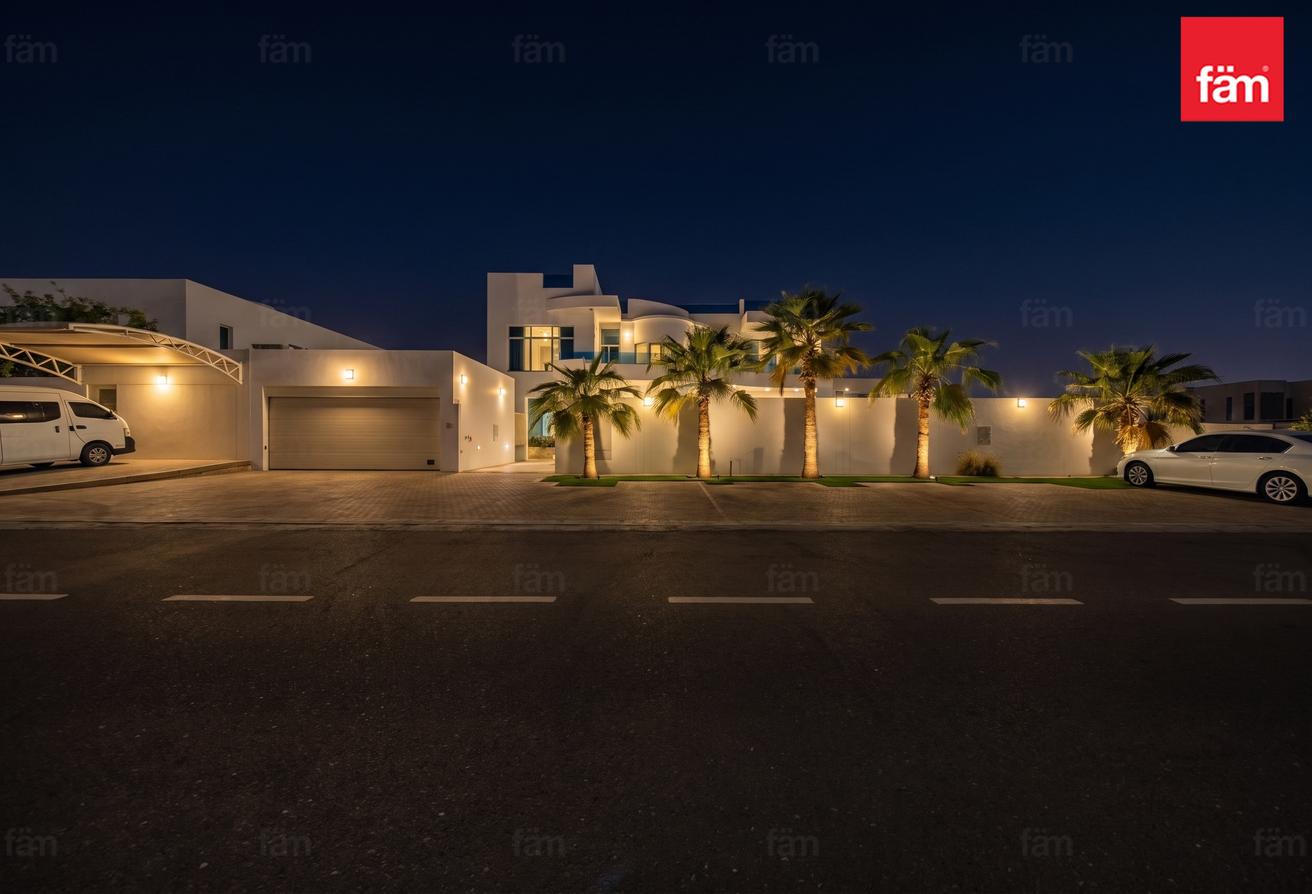 Suburban villa for family, easy access to the city photo 3
