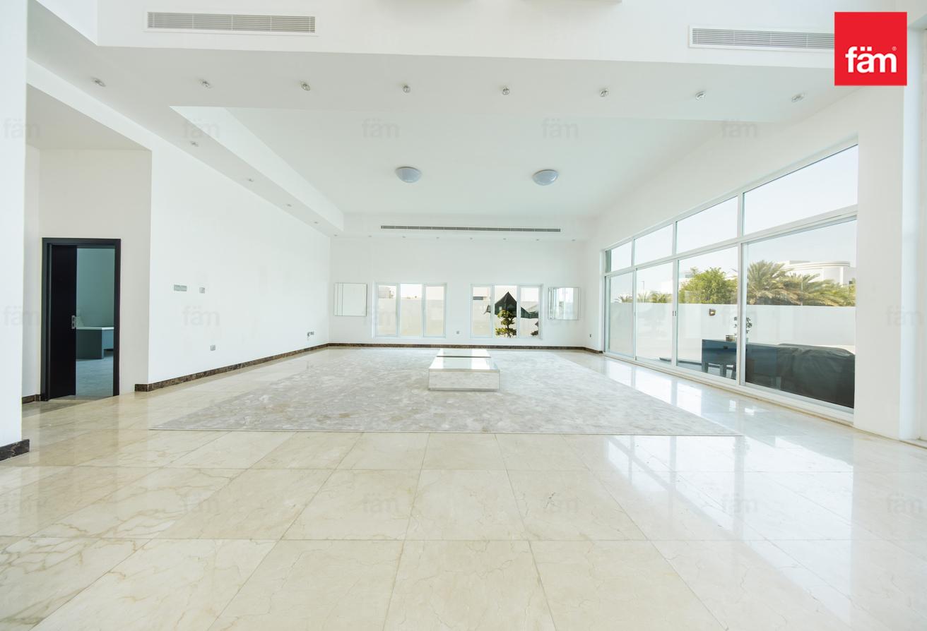 Suburban villa for family, easy access to the city photo 12