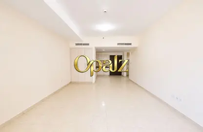 Apartment - 1 Bathroom for rent in Abdul Rahim Mohd Al Zarooni Building - Al Mankhool - Bur Dubai - Dubai