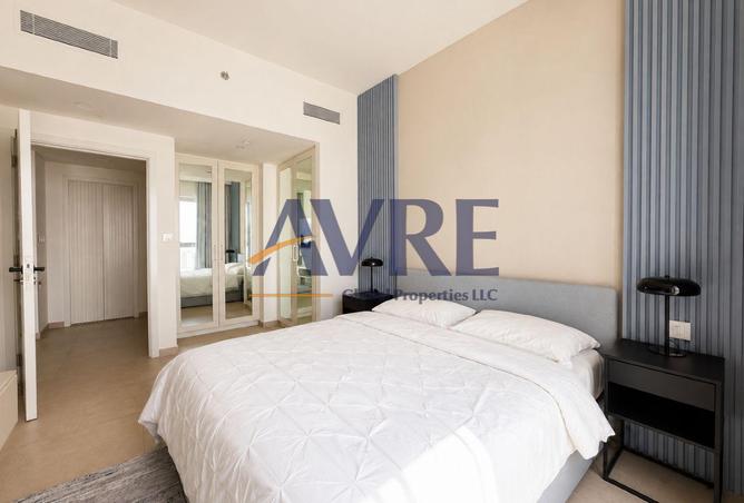 Upgraded | Very High Floor | Well-Maintained photo 3