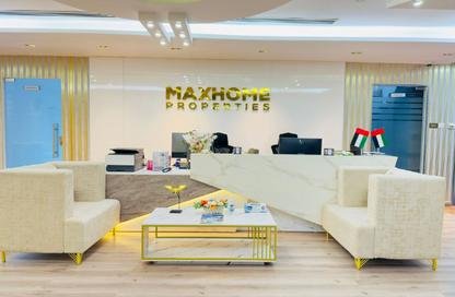 Office Space - Studio - 4 Bathrooms for rent in Hamdan Street - Abu Dhabi