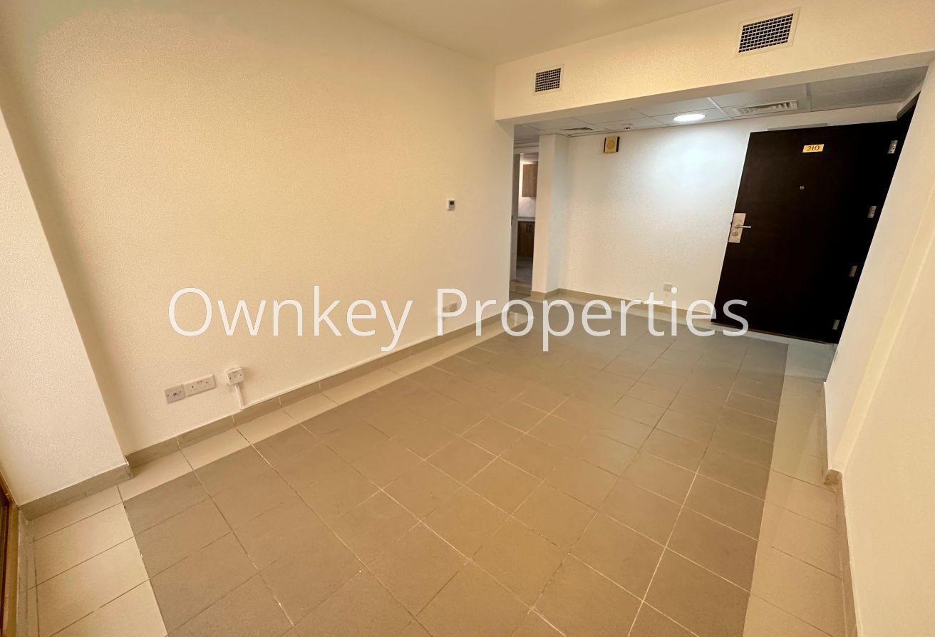 Open View/1BHK With Balcony/Close To Burjman photo 5