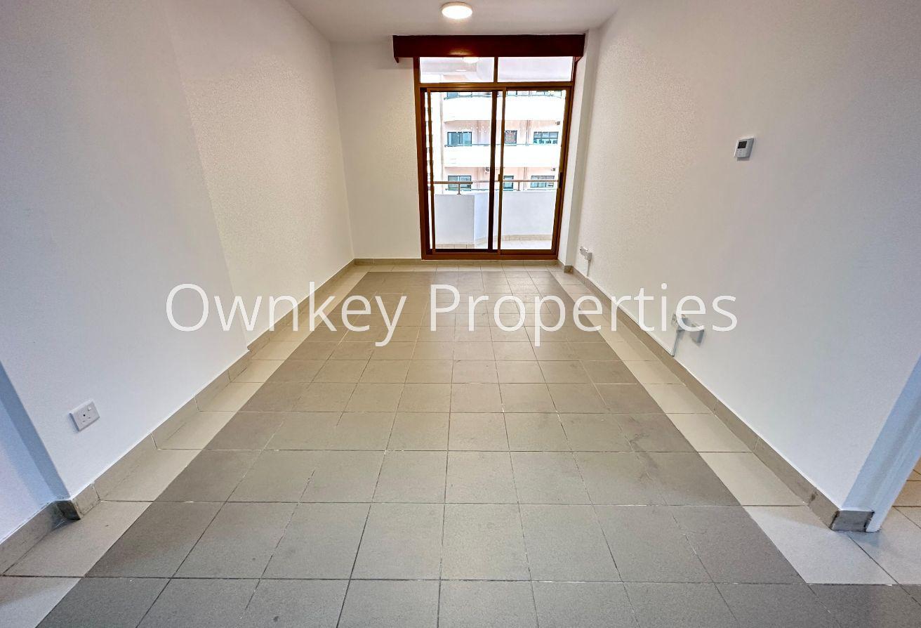 Open View/1BHK With Balcony/Close To Burjman photo 3