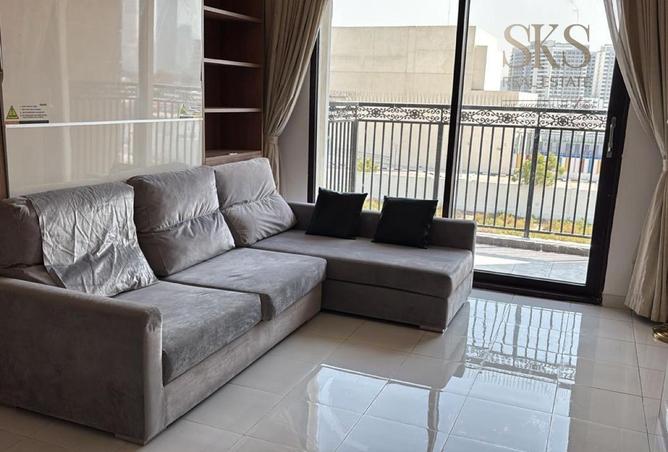 102823000 - Property Image 3